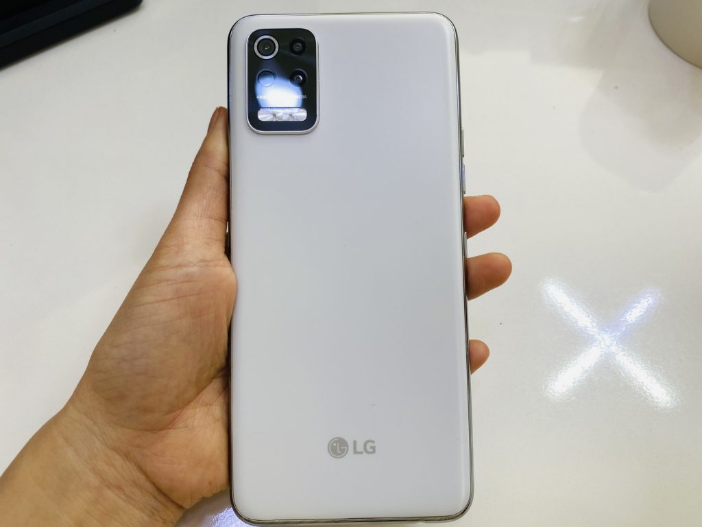 مواصفات هاتف LG Q52
